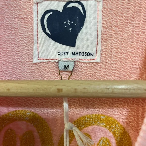 Just Madison Crewneck - Picture 5 of 5